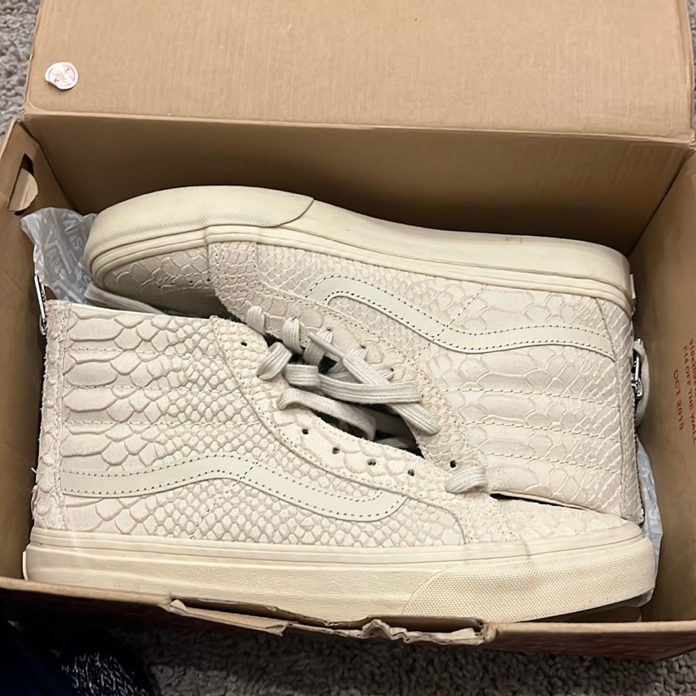 Mono Python Vans - image 1